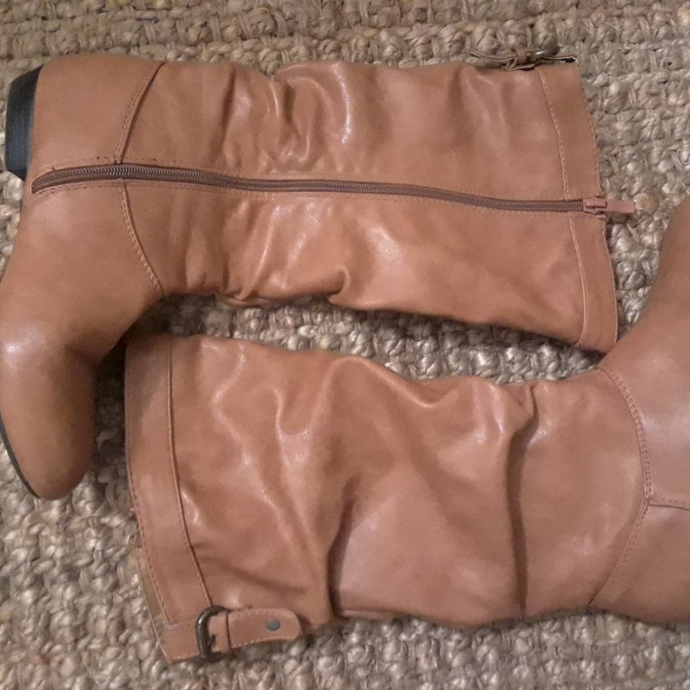 man made leather - Picture 2 of 5